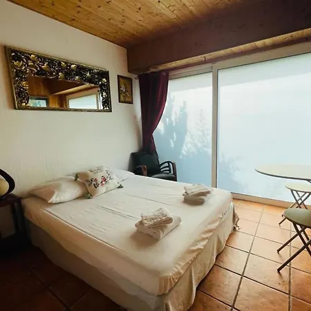 Appartamento Charming Room With Garden Near The Sea