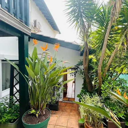 Charming Room With Garden Near The Sea *